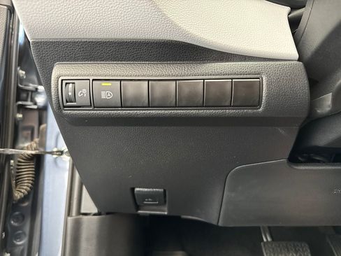 Certified 2025 Toyota Corolla SE FWD image 32