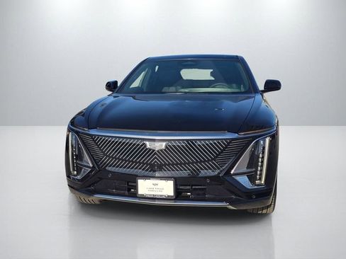 New 2026 Cadillac Lyriq Luxury image 2