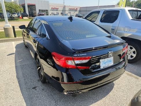 Used 2022 Honda Accord Sport image 4