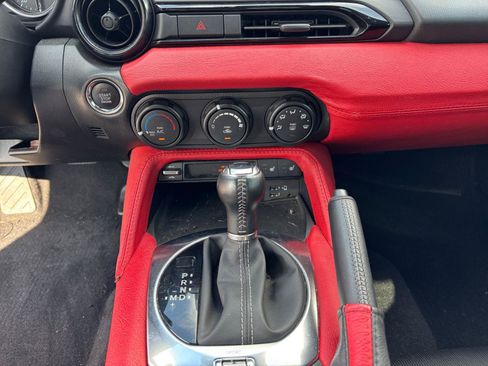Used 2020 MAZDA MX-5 Miata RF Club RWD image 12