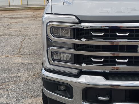 Used 2023 Ford F250 Lariat w/ Chrome Package AWD/4WD image 8