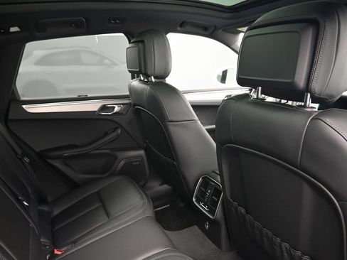 New 2026 Porsche Macan image 7