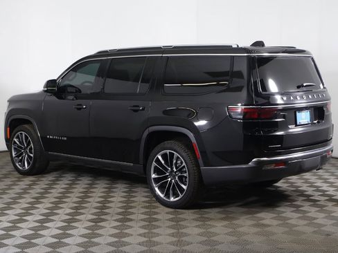 Used 2022 Jeep Wagoneer Series III w/ Premium Group I image 15