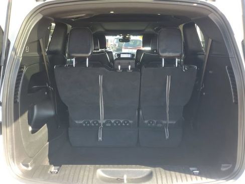 Used 2023 Chrysler Pacifica Limited w/ S Appearance Package image 10