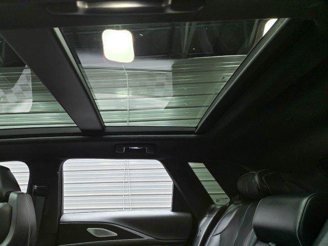Used 2024 Cadillac Lyriq Sport w/ LPO, Floor Liner Package AWD/4WD image 15