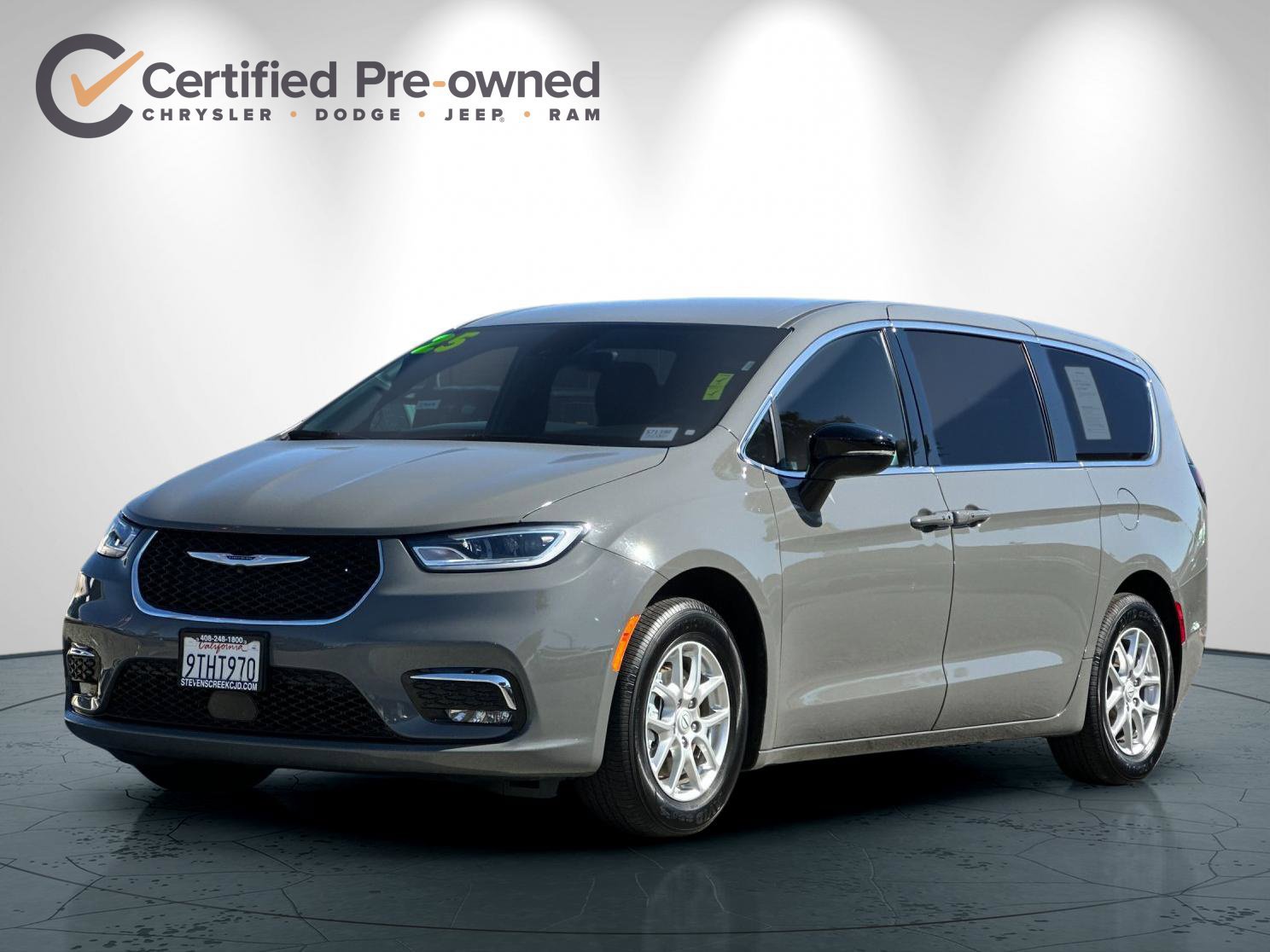 Certified 2025 Chrysler Pacifica Select FWD image 8