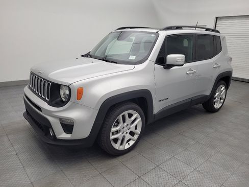 Used 2021 Jeep Renegade Latitude FWD image 2