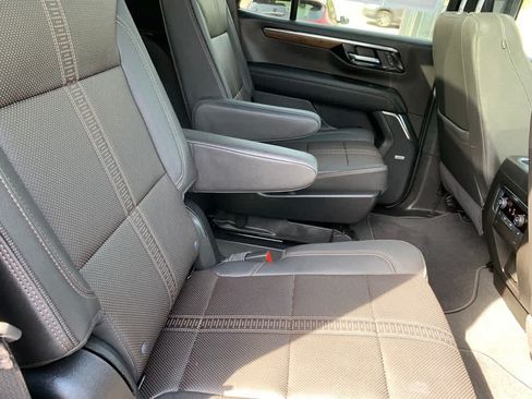 Used 2025 Chevrolet Tahoe High Country AWD/4WD image 21