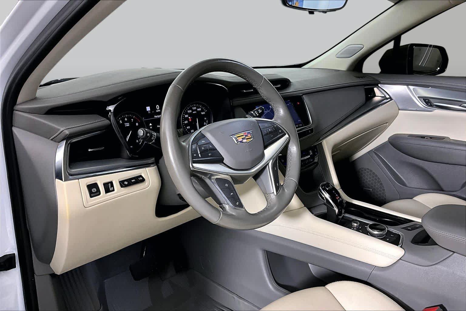 Used 2024 Cadillac XT5 Premium Luxury w/ Technology Package FWD image 18