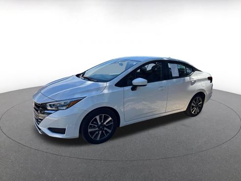 Used 2025 Nissan Versa SV FWD image 7