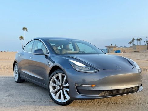 Used 2018 Tesla Model 3 Long Range RWD image 6