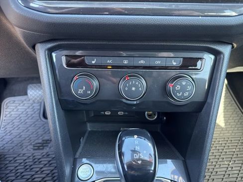 Used 2022 Volkswagen Tiguan S image 11