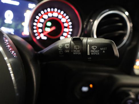 Used 2021 Jeep Wrangler Unlimited Rubicon w/ Trailer Tow Package image 24