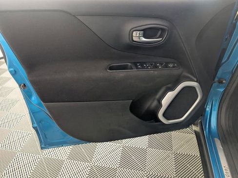 Used 2020 Jeep Renegade Latitude image 10