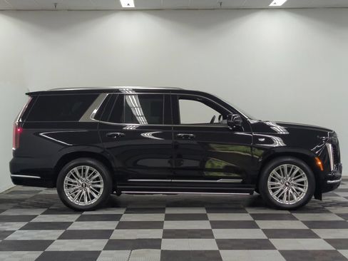 Used 2026 Cadillac Escalade Luxury w/ Touring Package AWD/4WD image 8