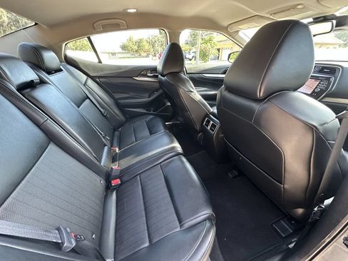 Used 2021 Nissan Maxima 3.5 SV w/ Floor Mat Group FWD image 10