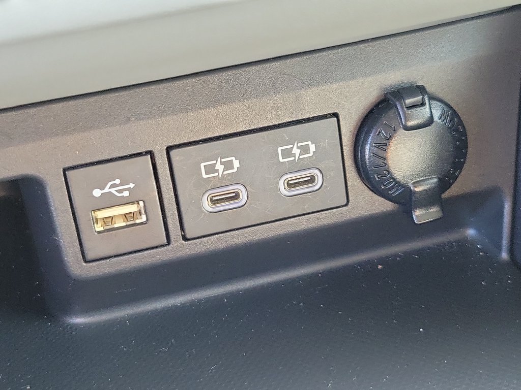 Used 2023 Toyota Highlander L FWD image 29