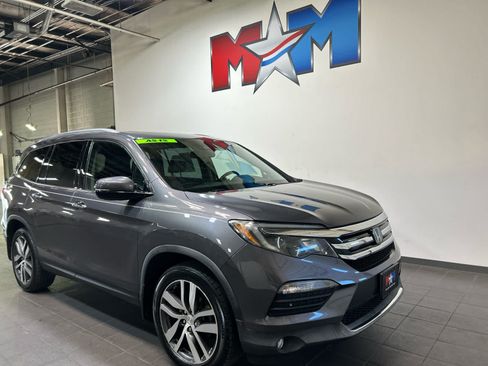 Used 2017 Honda Pilot Elite image 2