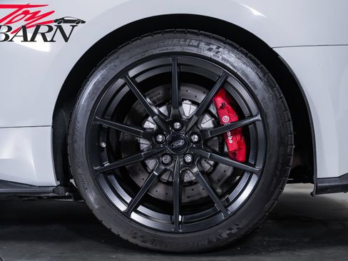 Used 2016 Ford Mustang Shelby GT350 w/ Technology Package RWD image 15