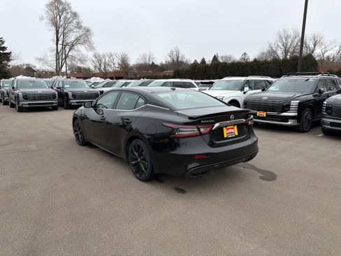 Used 2019 Nissan Maxima SR w/ Premium Package image 3