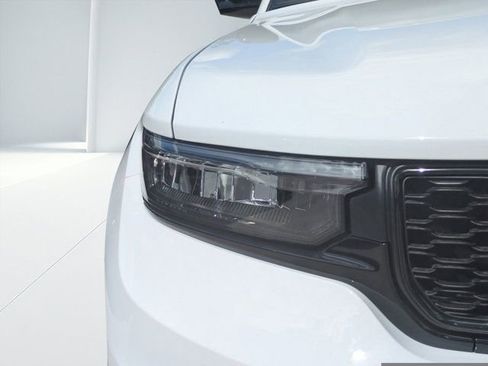 New 2025 Jeep Grand Cherokee L Altitude image 8