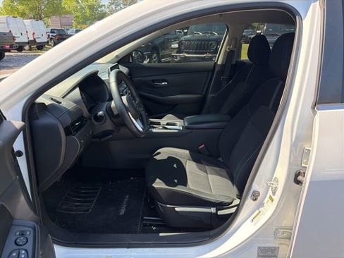 Used 2021 Nissan Sentra SV FWD image 17