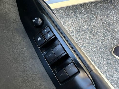 Used 2025 Toyota Camry LE w/ Convenience Package FWD image 28