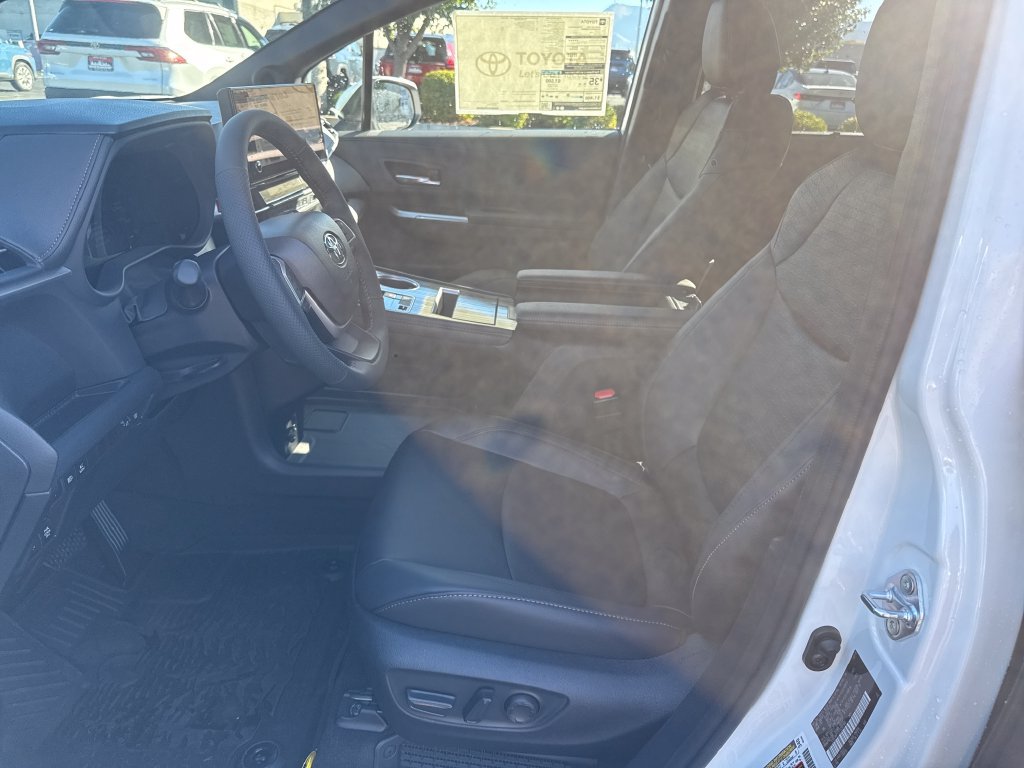 New 2026 Toyota Sienna XLE Woodland Edition AWD/4WD image 9