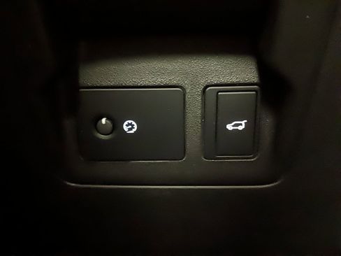 Used 2023 Land Rover Range Rover Velar R-Dynamic S image 24