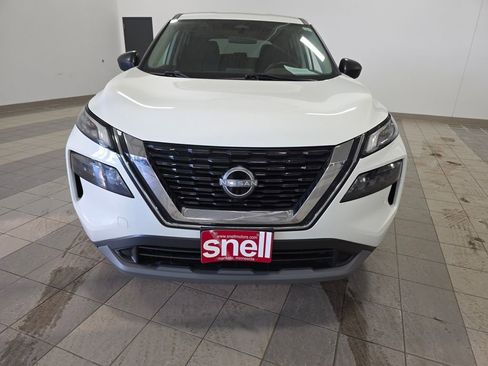Used 2023 Nissan Rogue S image 8