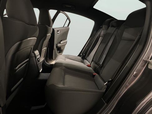 Used 2019 Dodge Charger SXT image 10