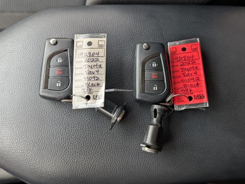 Used 2022 Toyota RAV4 LE FWD image 33