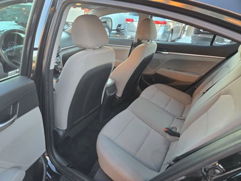 Used 2019 Hyundai Elantra SE image 8