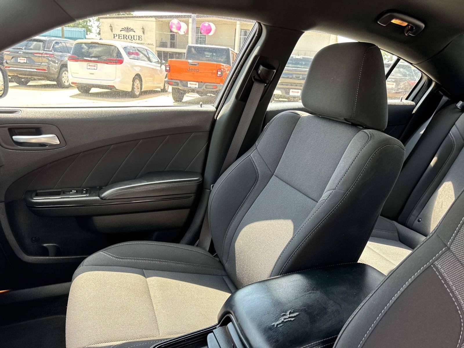Used 2022 Dodge Charger SXT w/ Blacktop Package RWD image 15
