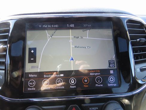 Used 2020 Jeep Grand Cherokee Altitude image 25