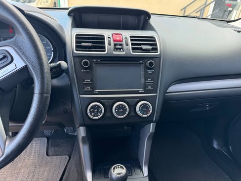 Used 2017 Subaru Forester 2.5i AWD/4WD image 14