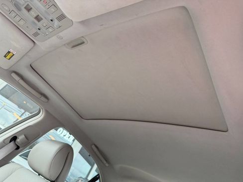 Used 2005 Acura RL AWD/4WD image 36