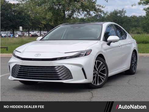 Used 2025 Toyota Camry XLE w/ Premium Plus Package FWD image 1