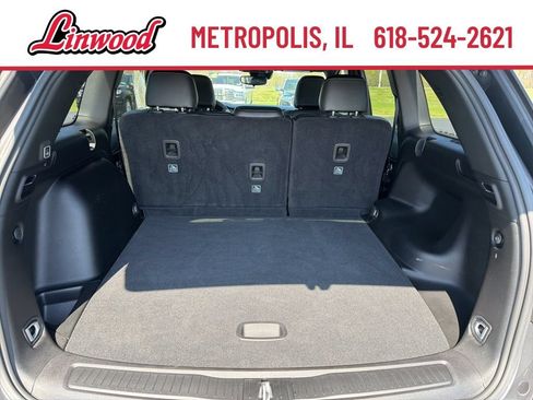 Used 2024 Jeep Grand Cherokee Altitude AWD/4WD image 12