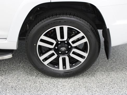 Used 2024 Toyota 4Runner Limited RWD image 10