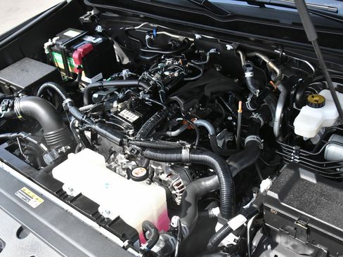 Used 2025 Toyota Tacoma SR5 AWD/4WD image 49