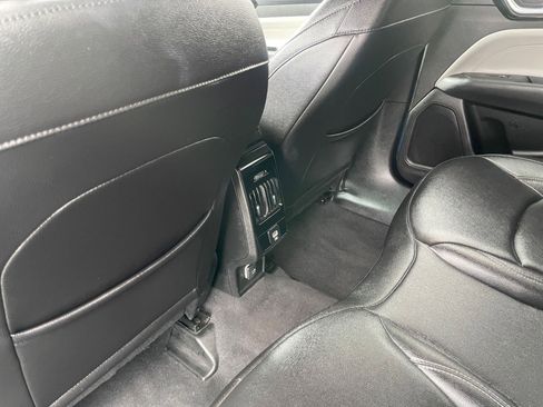 Used 2025 Jeep Compass Limited image 24