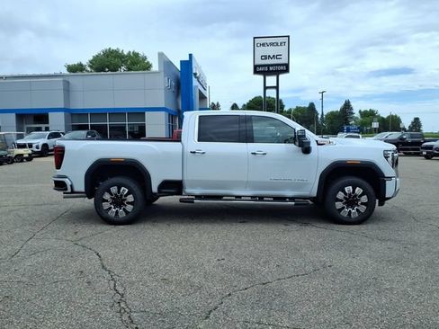 New 2026 GMC Sierra 3500 Denali w/ Denali Reserve Package AWD/4WD image 2