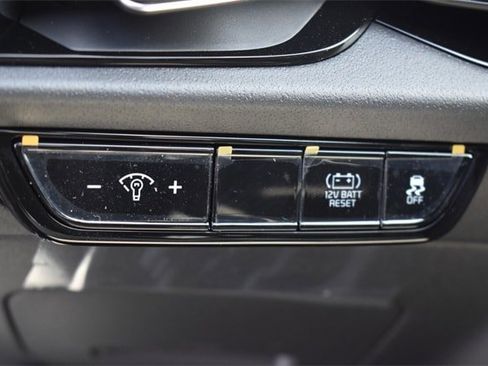 New 2025 Kia Niro EX Touring image 23