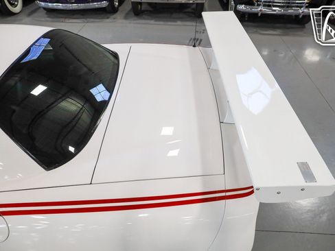 Used 2002 Chevrolet Corvette Z06 w/ Memory Pkg image 18