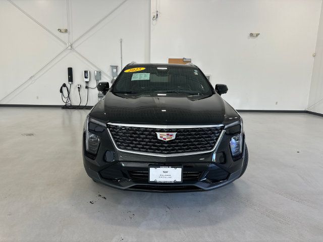 Used 2025 Cadillac XT4 Premium Luxury w/ Cold Weather Package AWD/4WD image 3