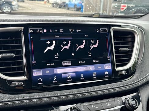 Used 2025 Chrysler Pacifica Select FWD image 20