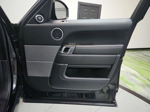 Used 2020 Land Rover Range Rover Sport SE image 27