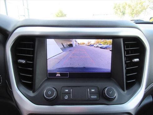 Used 2023 GMC Acadia SLT w/ Preferred Package image 24