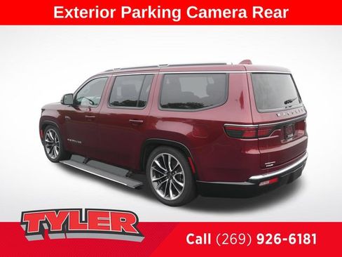 Used 2022 Jeep Wagoneer Series III w/ Premium Group I AWD/4WD image 5